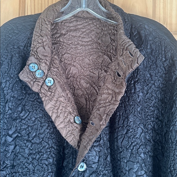 Textured Black Button-Up Jacket - Picture 2 of 3